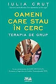 Oameni care stau in cerc. Terapia de grup