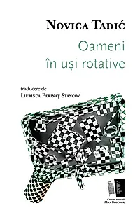 Oameni în uşi rotative