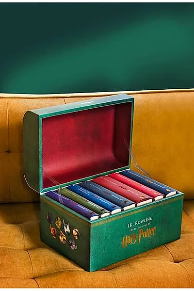Pachet seria Harry Potter + cufăr de colecție