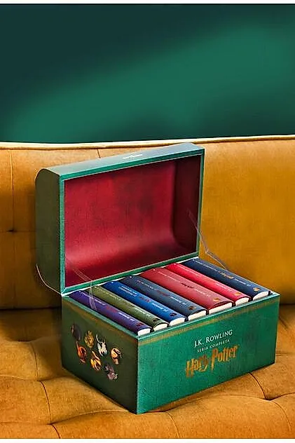 Pachet seria Harry Potter + cufăr de colecție
